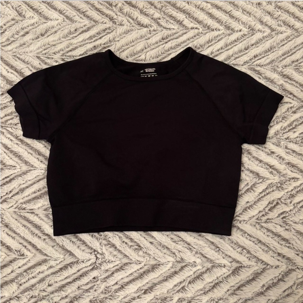 Shein black workout crop top